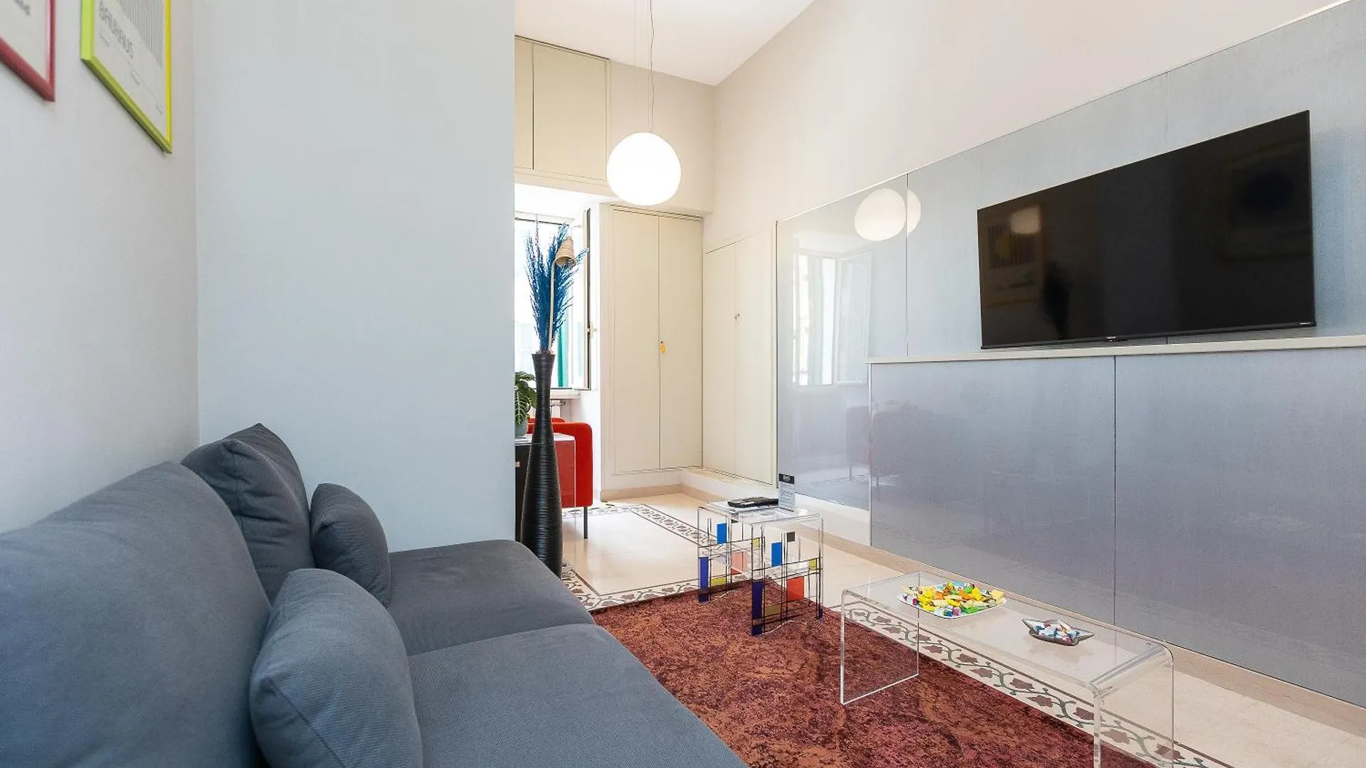 Iron Cityaus Termini Roma 0*,