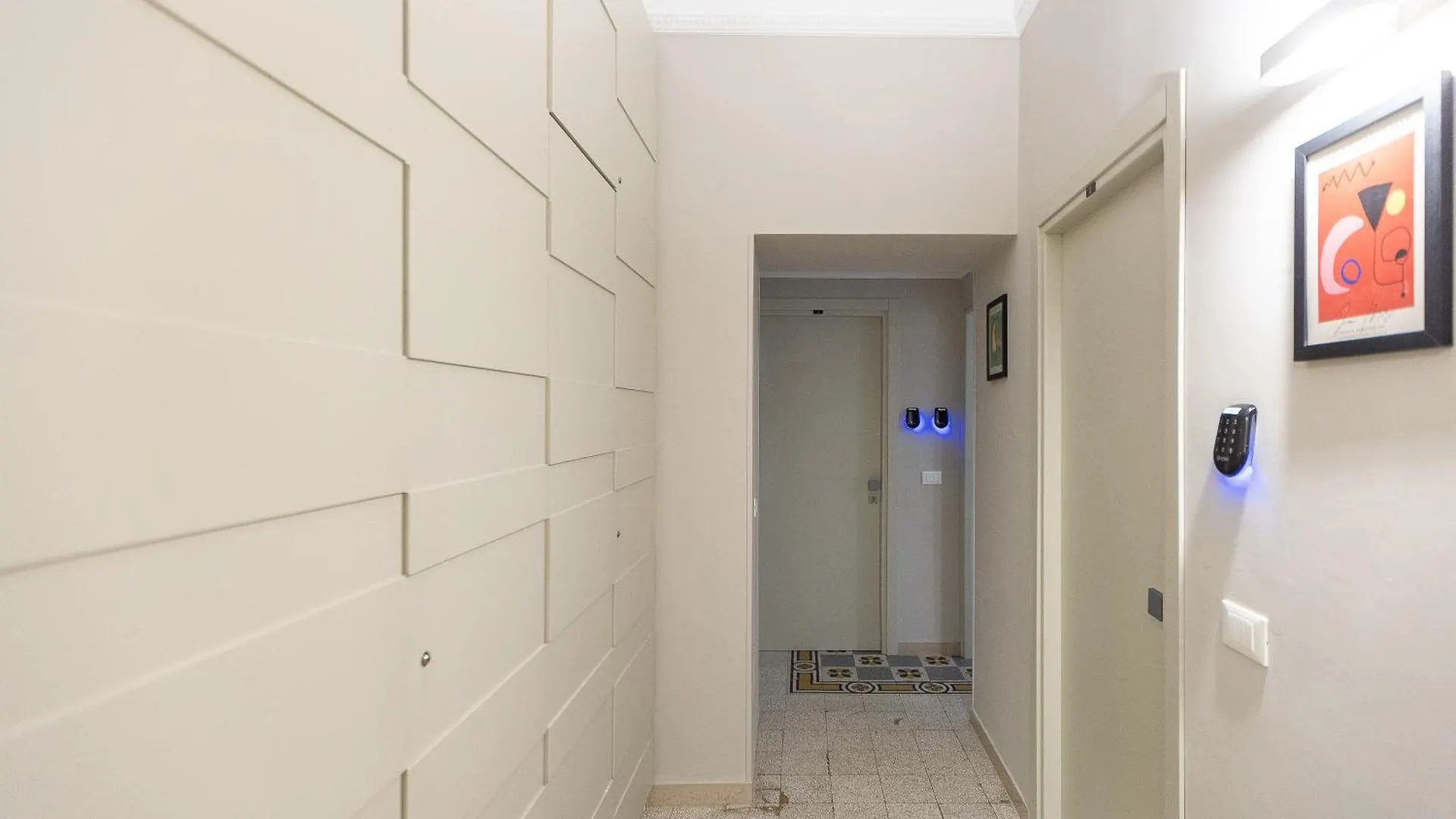 Iron Cityaus Termini Roma 0*,