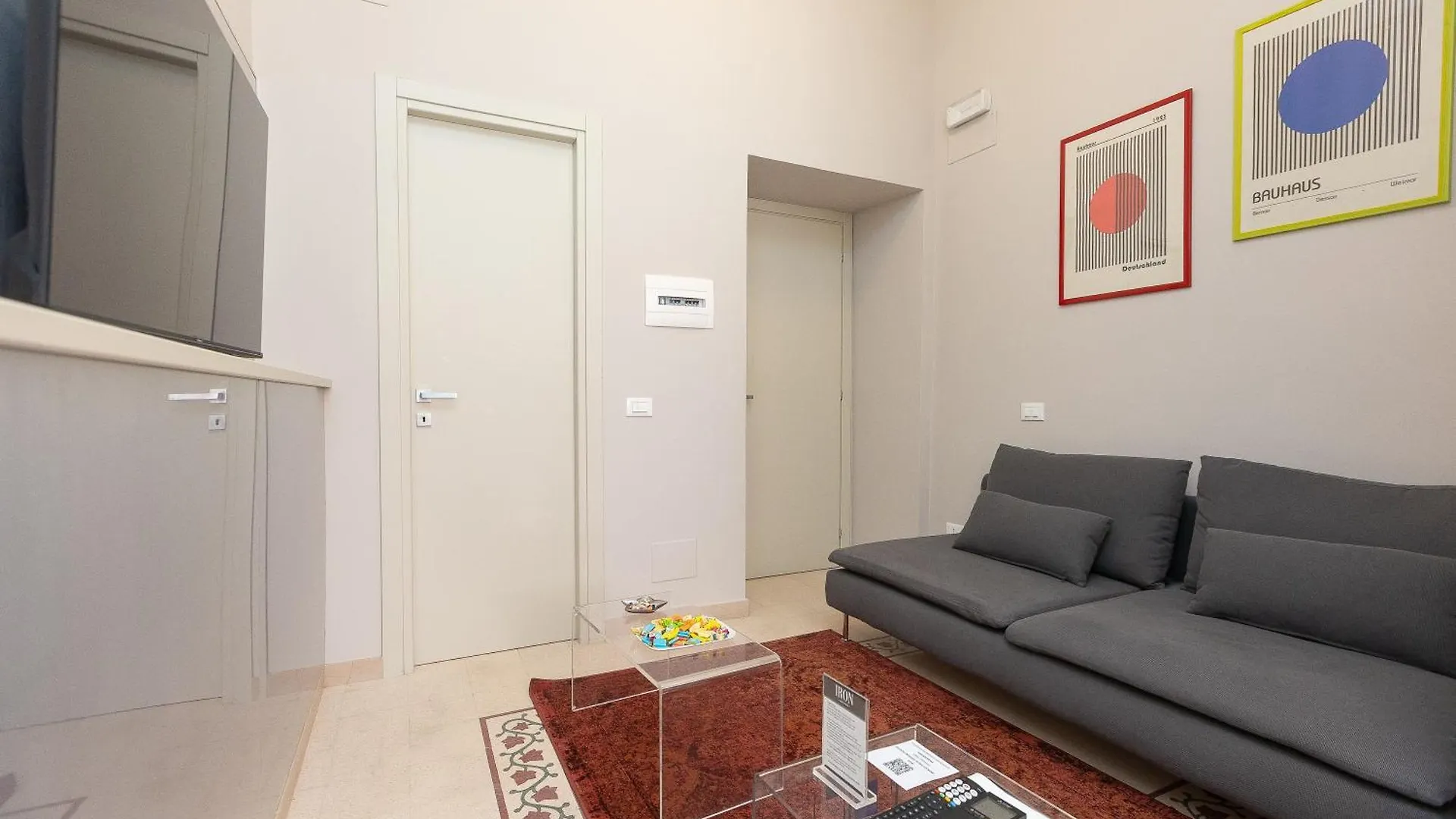 Konukevi Iron Cityaus Termini Roma