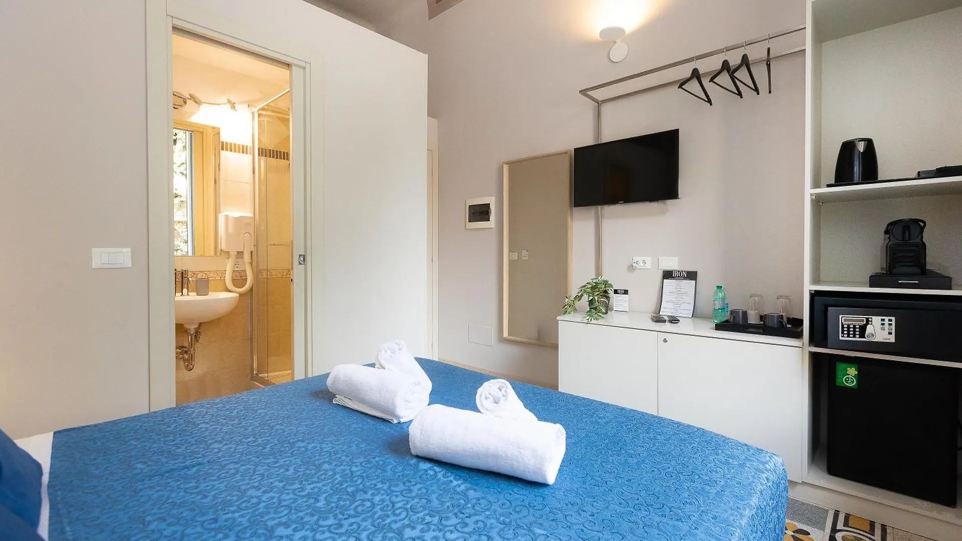 Guest house Iron Cityaus Termini Rome