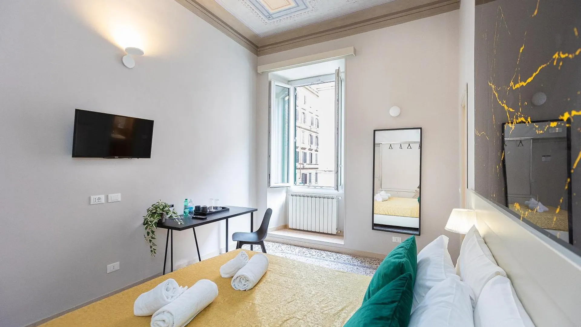 Iron Cityaus Termini Roma 0*,