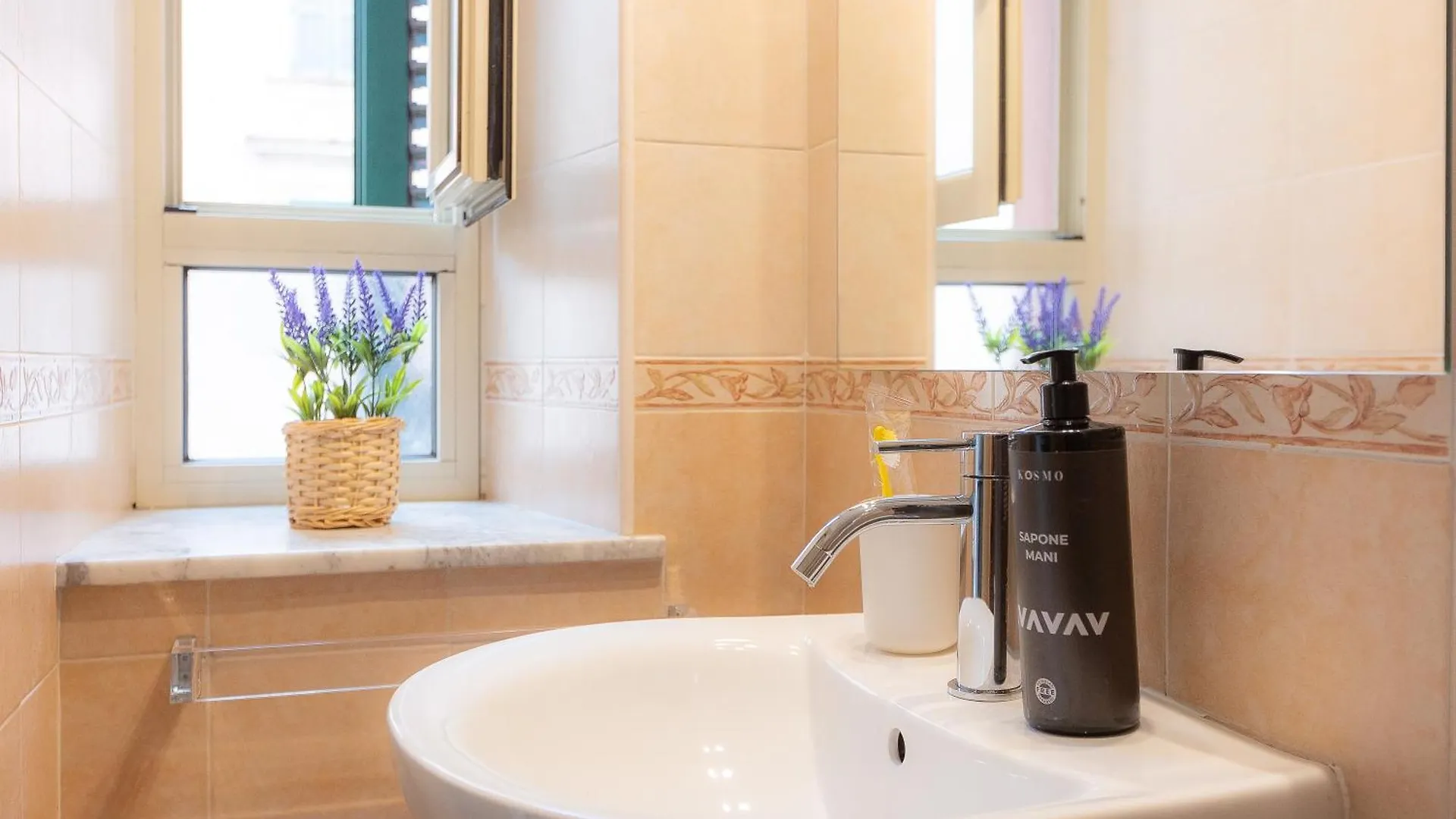 Iron Cityaus Termini Rome Guest house