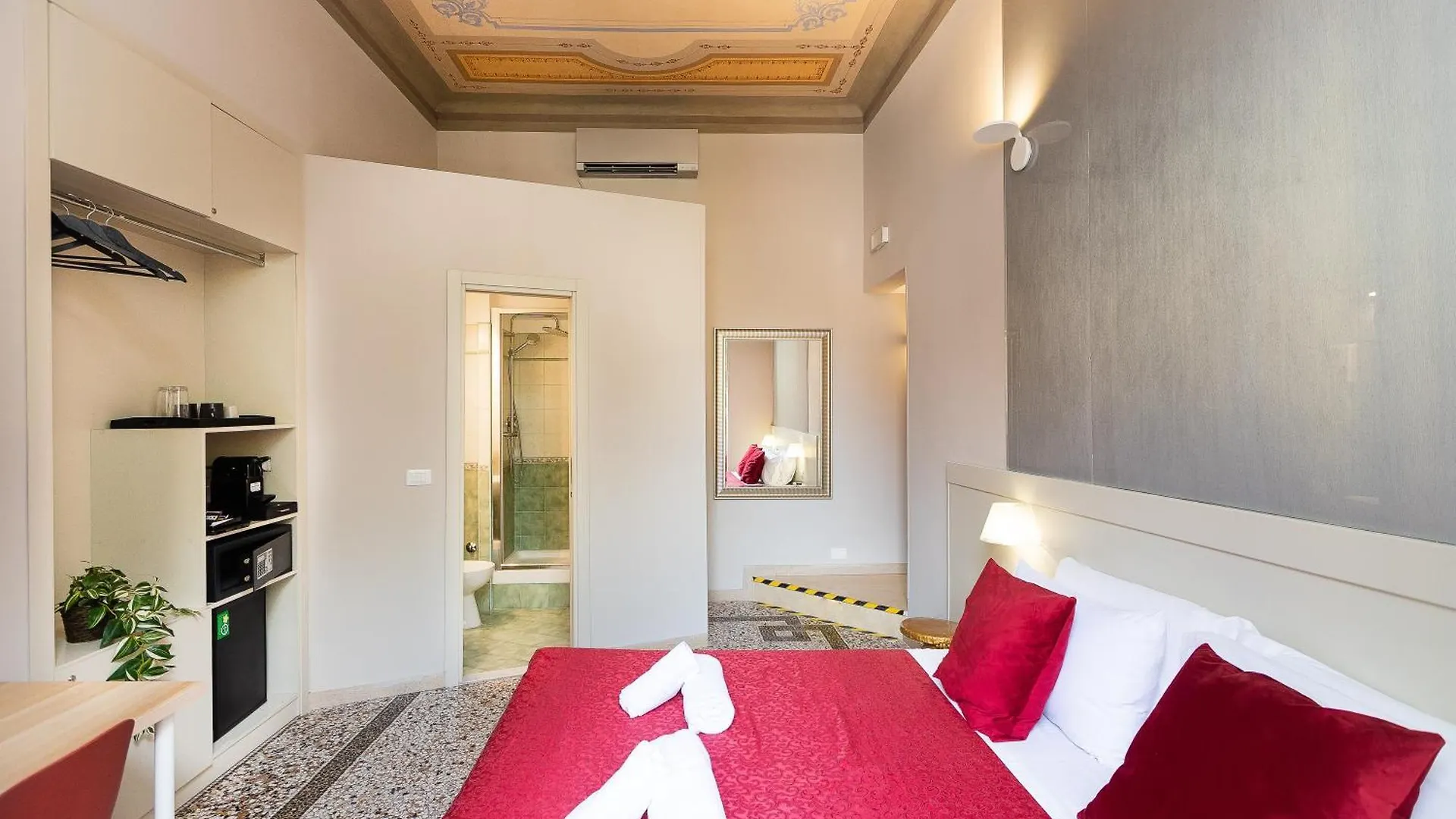Iron Cityaus Termini Rome