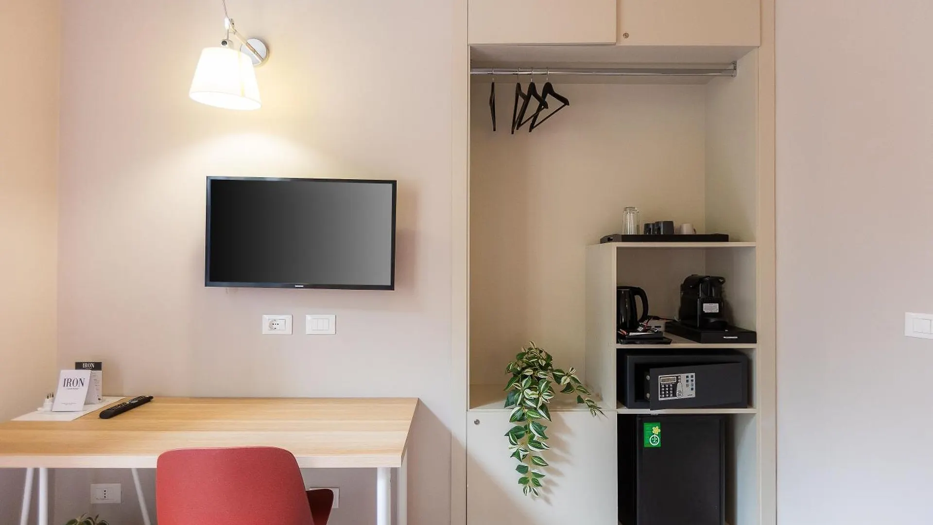 Guest house Iron Cityaus Termini Rome